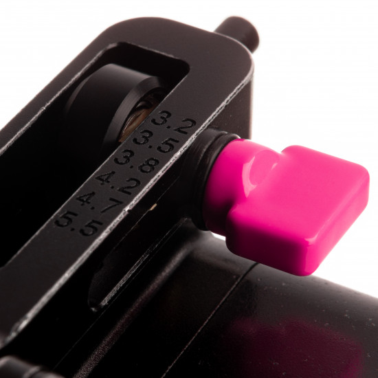 Avenger 4 Pro Cyber Scars Neon Pink